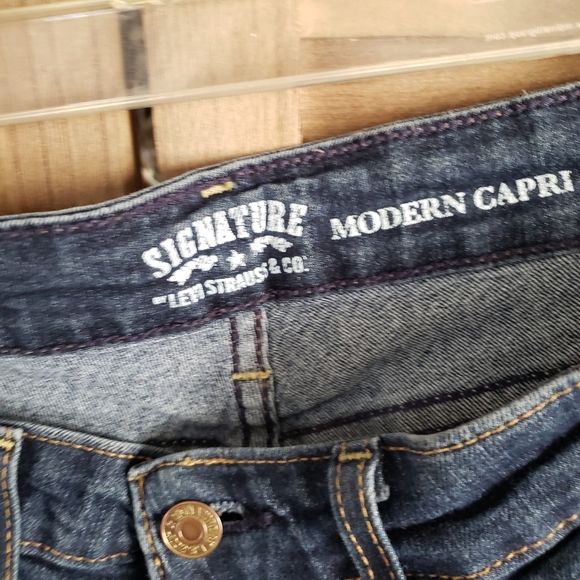 Signature Levi Caprice - Picture 2 of 10